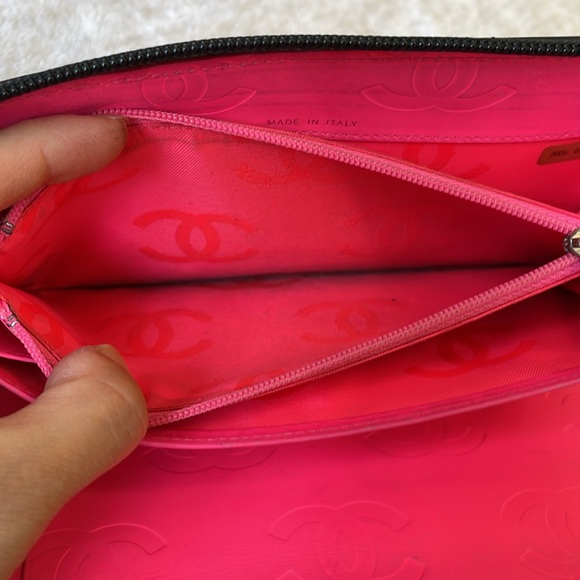 Chanel Cambon Zippy Wallet - Picture 15 of 17